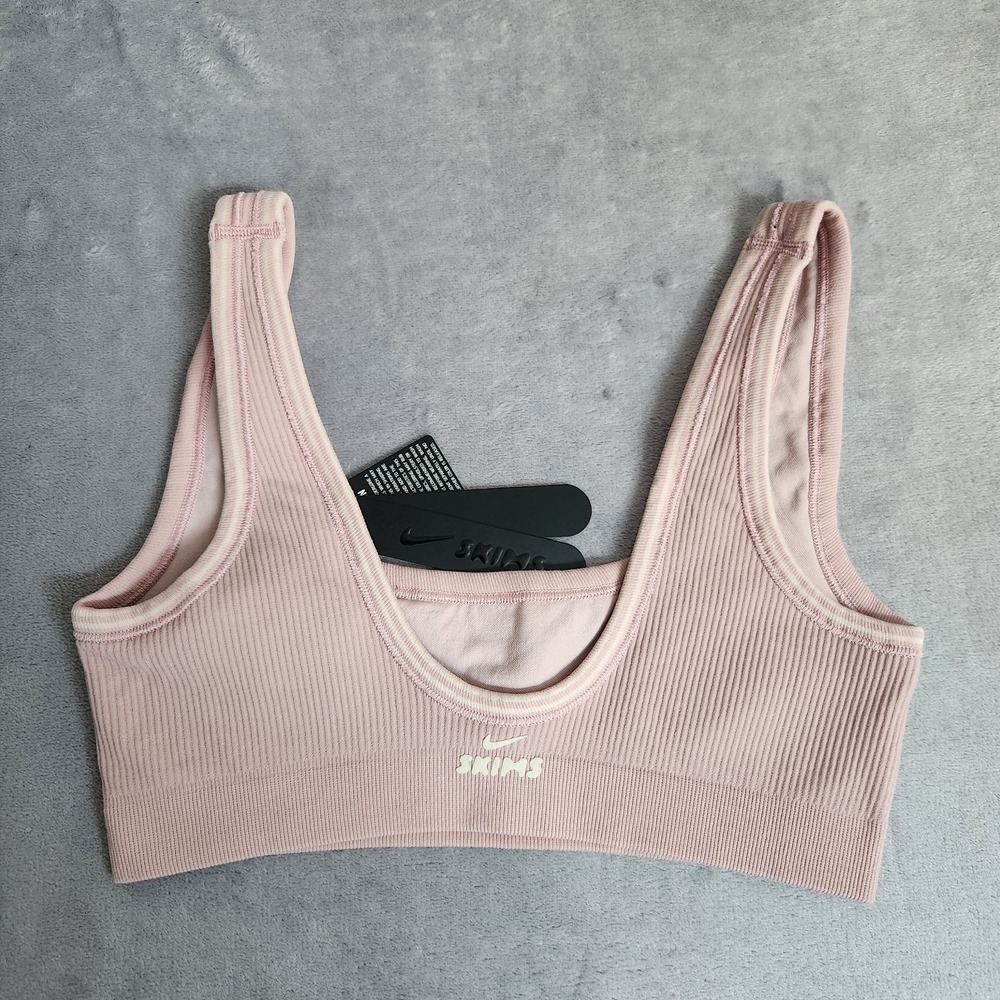 New Nike x SKIMS Ribbed Seamless Micro Scoop Bra Himalayan Ecru XS NWT Pink